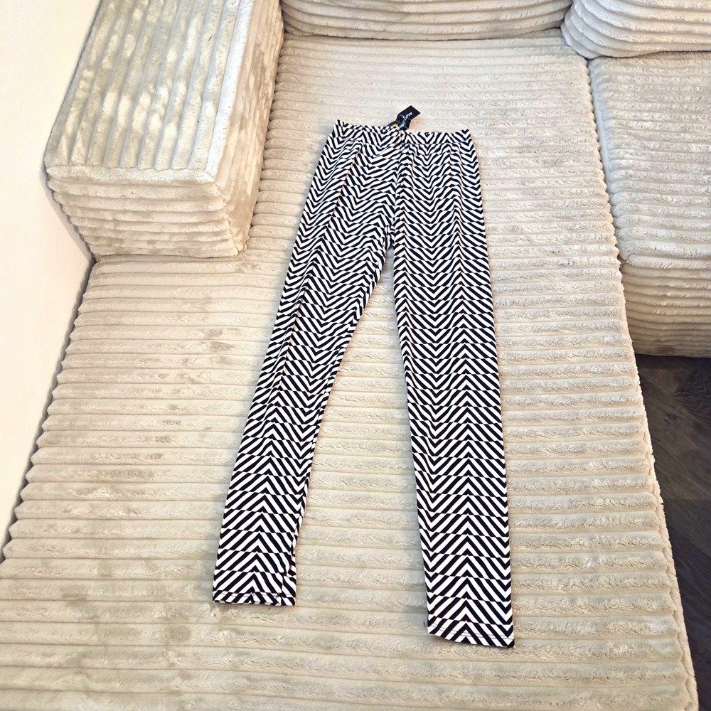 Chevron Zig Zag Leggings Black White High Waisted Stretch Pants One Size OS